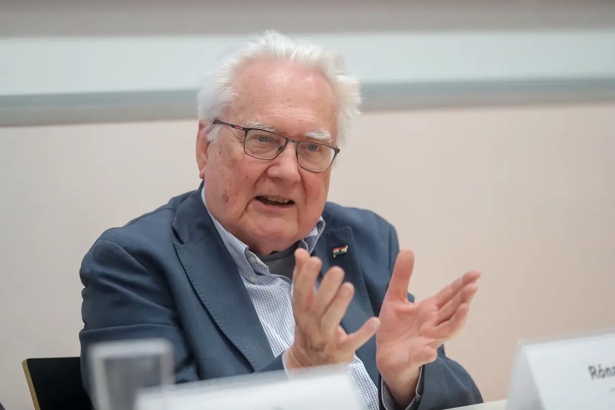 Róna: Úgy tűnik, Magyar Péterrel egyetlen vitán sem tudunk érveket ütköztetni