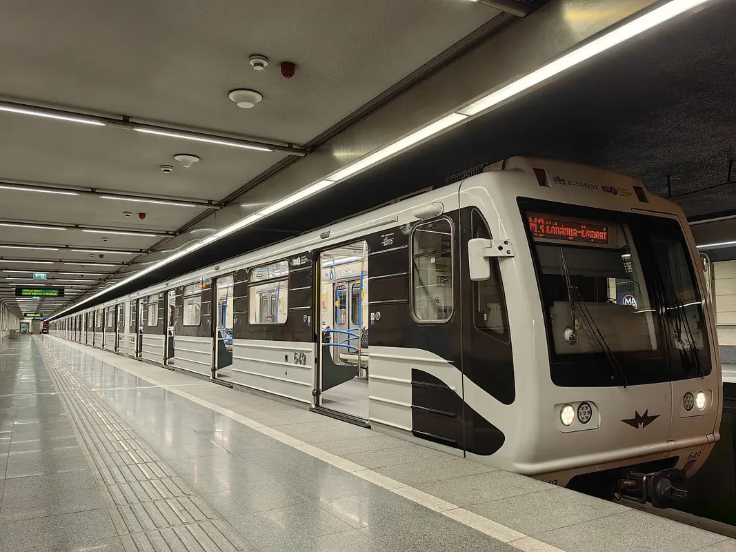 Budapesten jön az éjszakai metró