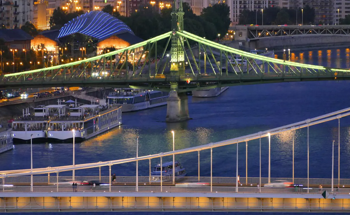 Holttestet találtak a Dunában a fővárosi Szabadság hídnál