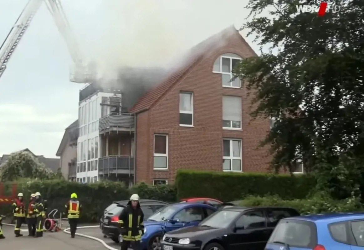 Kisgyerekes család házára zuhant egy kisgép Németországban, többen meghaltak