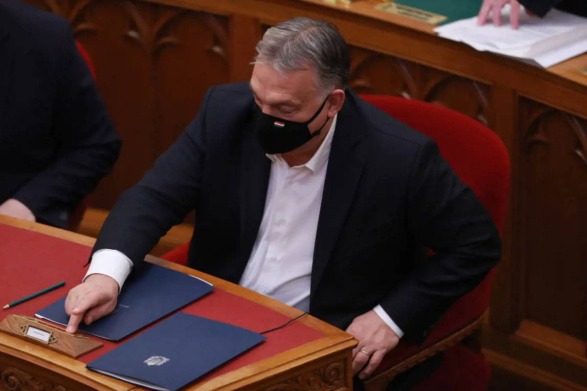 Egységben Magyarországért: Orbán egy „gonosz”, „lopakodó” költségvetéssel 750 milliárdos megszorításra készül