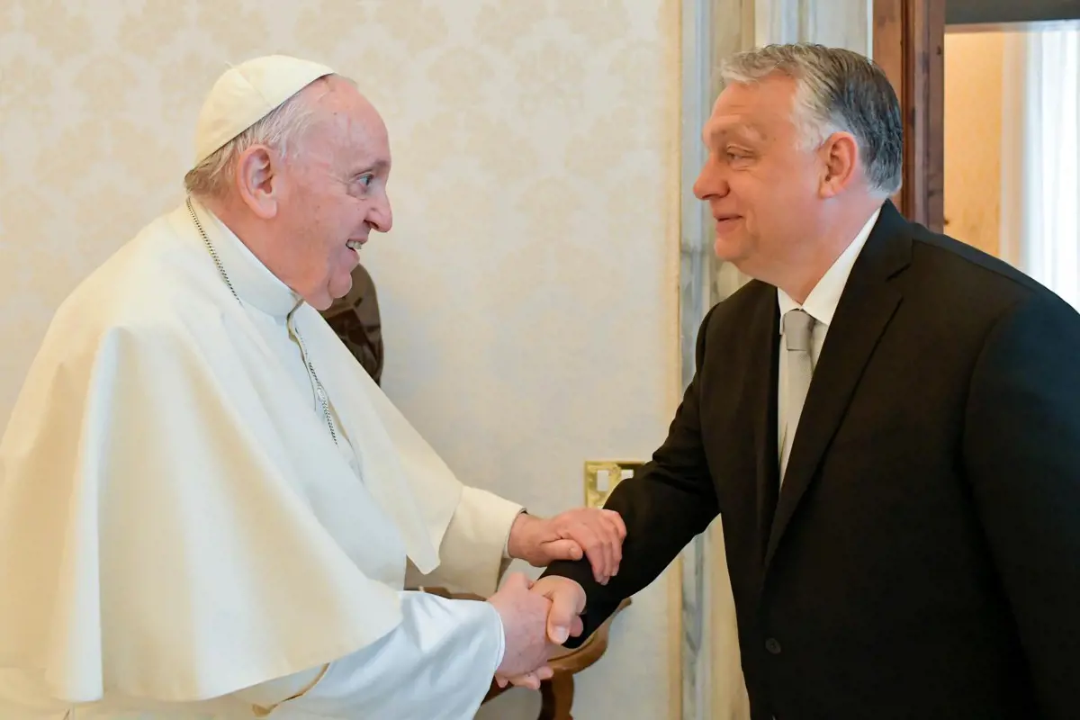 Orbán hivatalos látogatásra hívta Ferenc pápát, amire „biztatóan pozitív választ” kapott