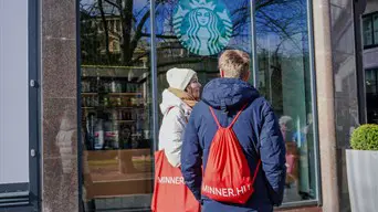 Özönlenek a külföldiek az országba