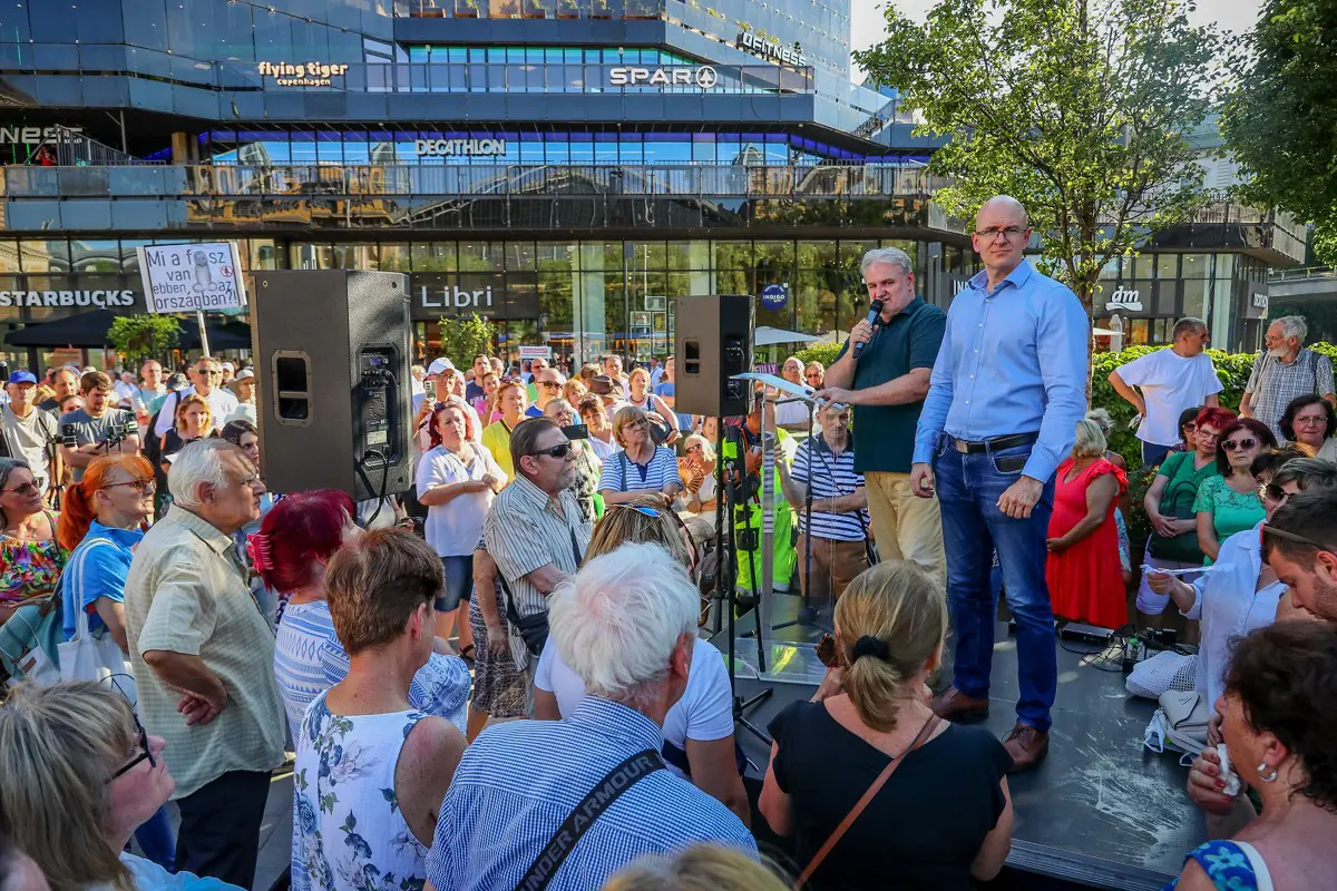 Banki Károsultak Országos Szervezetébe tömörülnek a devizahitelesek