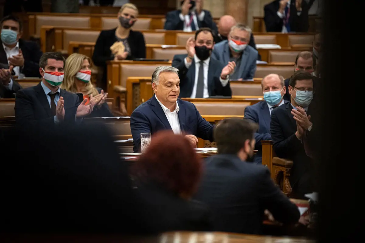 A Fidesz-hívő honfoglalóknak megsúgta az utca, hogy már 70 százalékon van Orbán támogatottsága