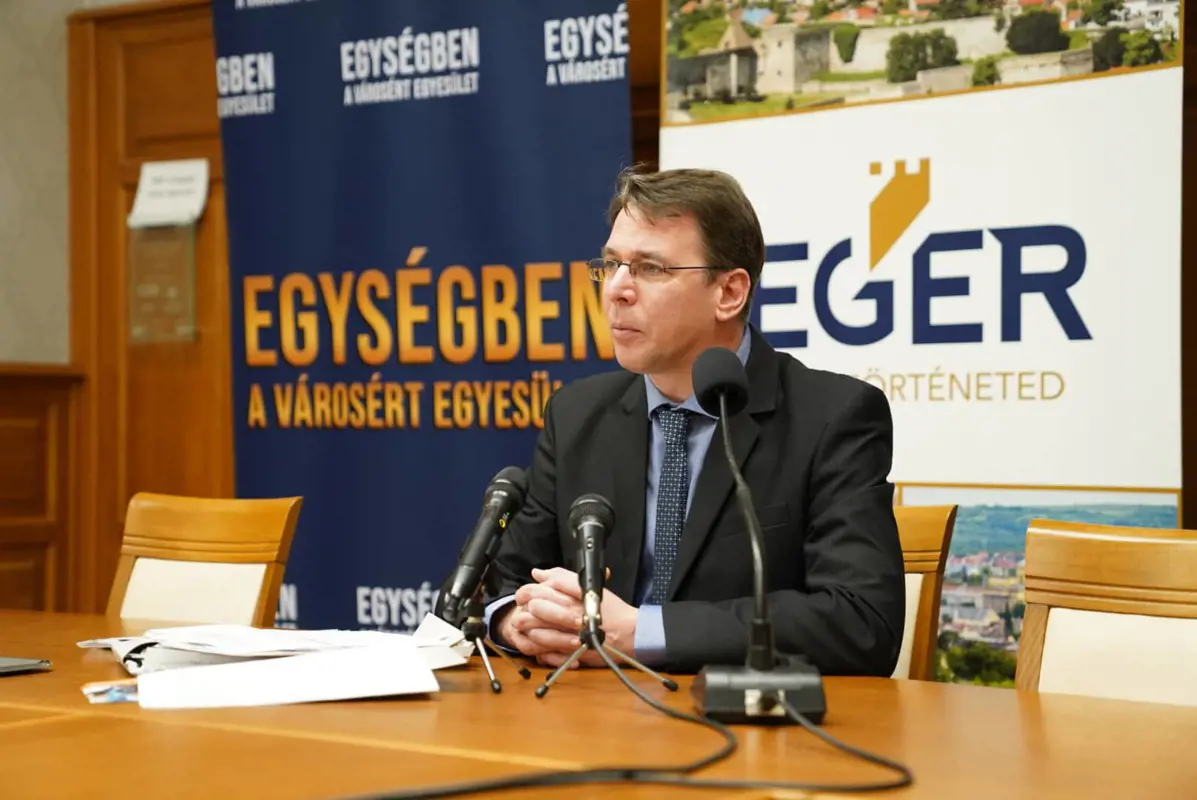 Feljelentést tesz Mirkóczki Ádám, mert a Fidesz listázta az egri választókat
