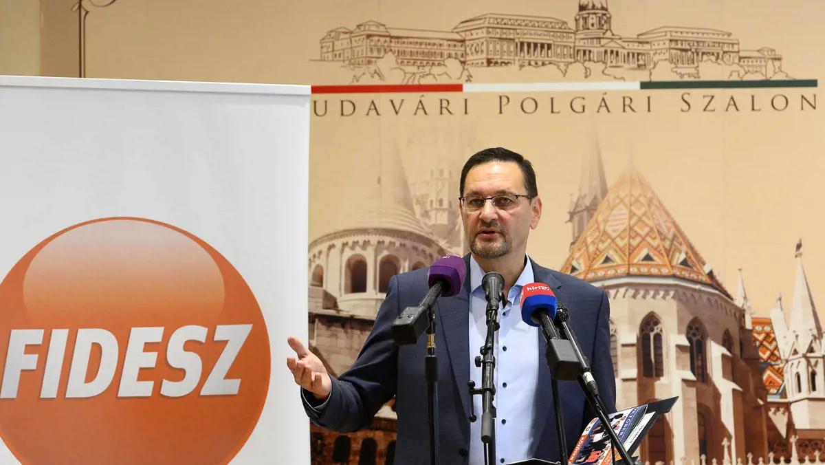 Átvizsgálja az új budavári önkormányzat, mi tűnhetett el a fideszes polgármesterrel együtt a hivatalból