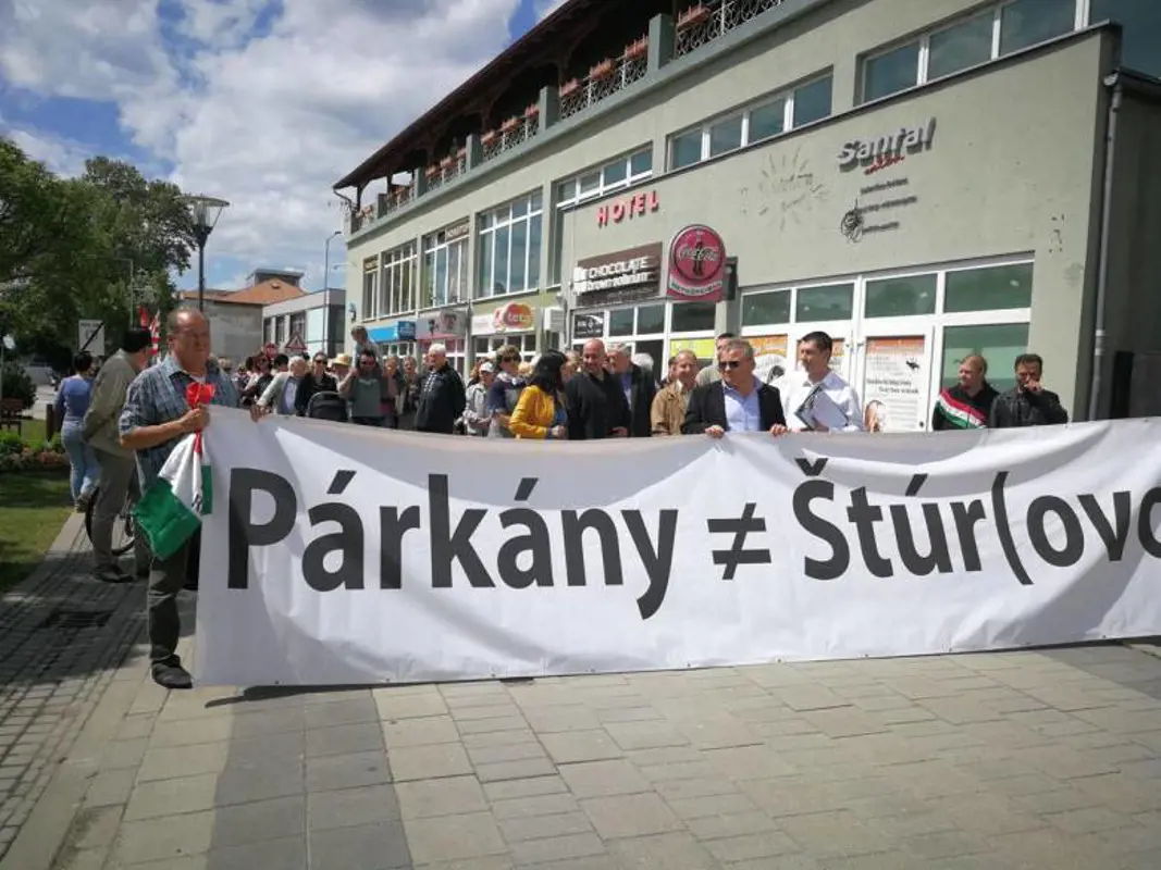 "This is Párkány!" - még a szlovákok se értik, mit keres Ľudovít Štúr szobra egy magyar városban