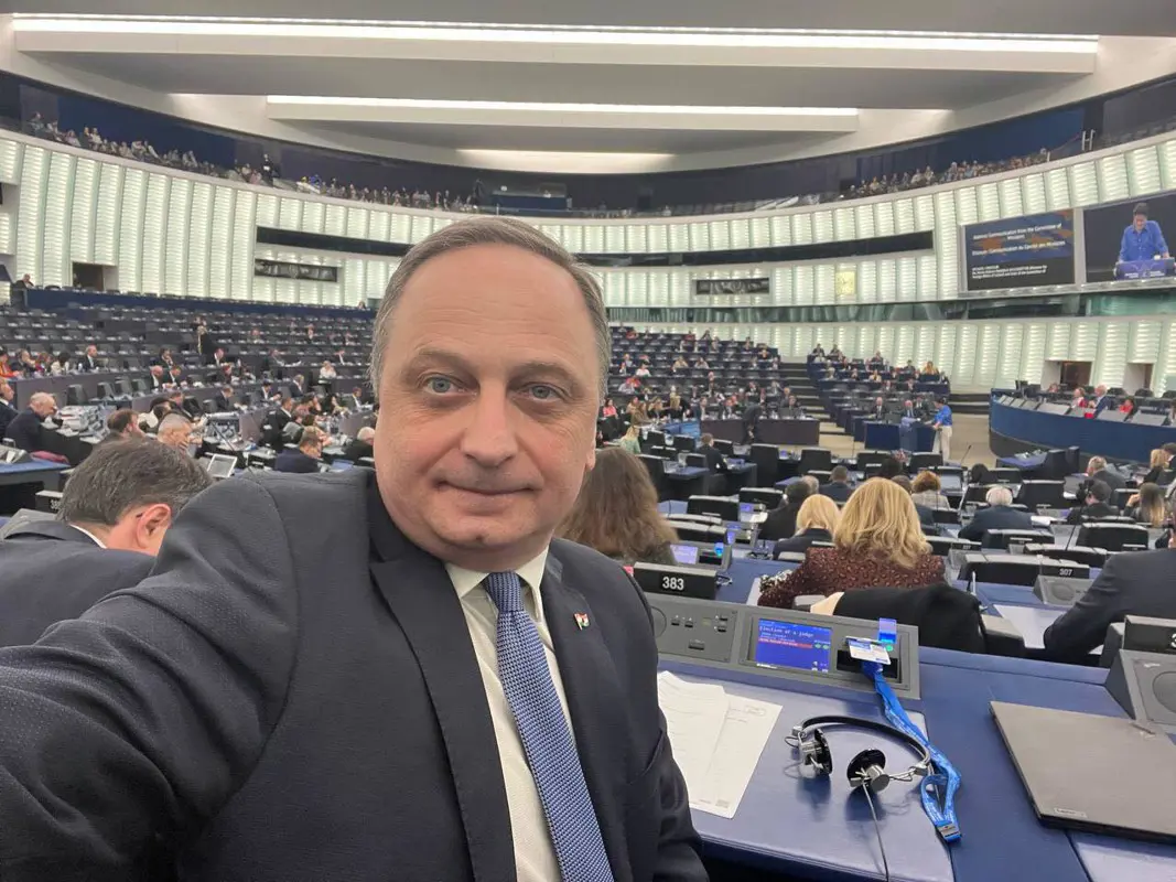 Brenner Koloman: Orbán a putyini úton jár, Magyarországban ezért nem bíznak az EP-ben