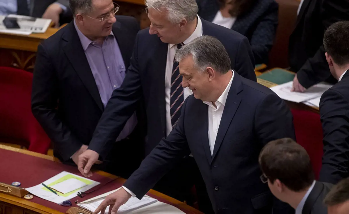 Orbán bízik benne, hogy együttműködhet Kurzcal