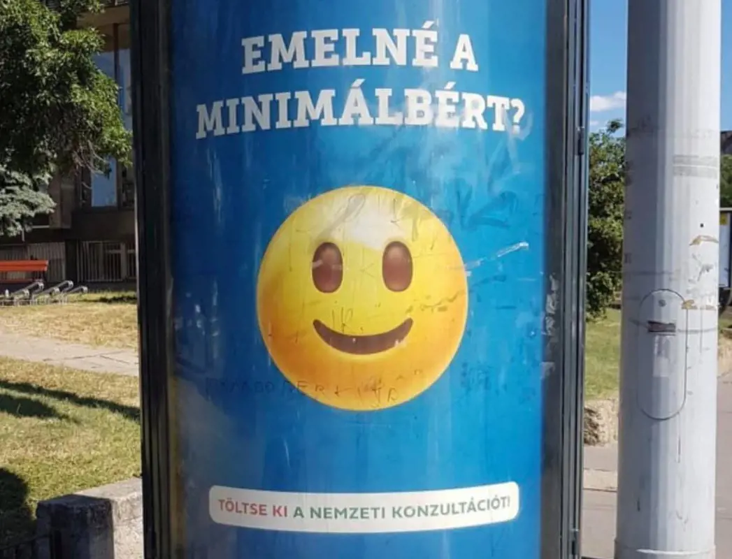 Végre őszinte a kormány: mosolygós és mérges emojikkal kommunikál a választókkal