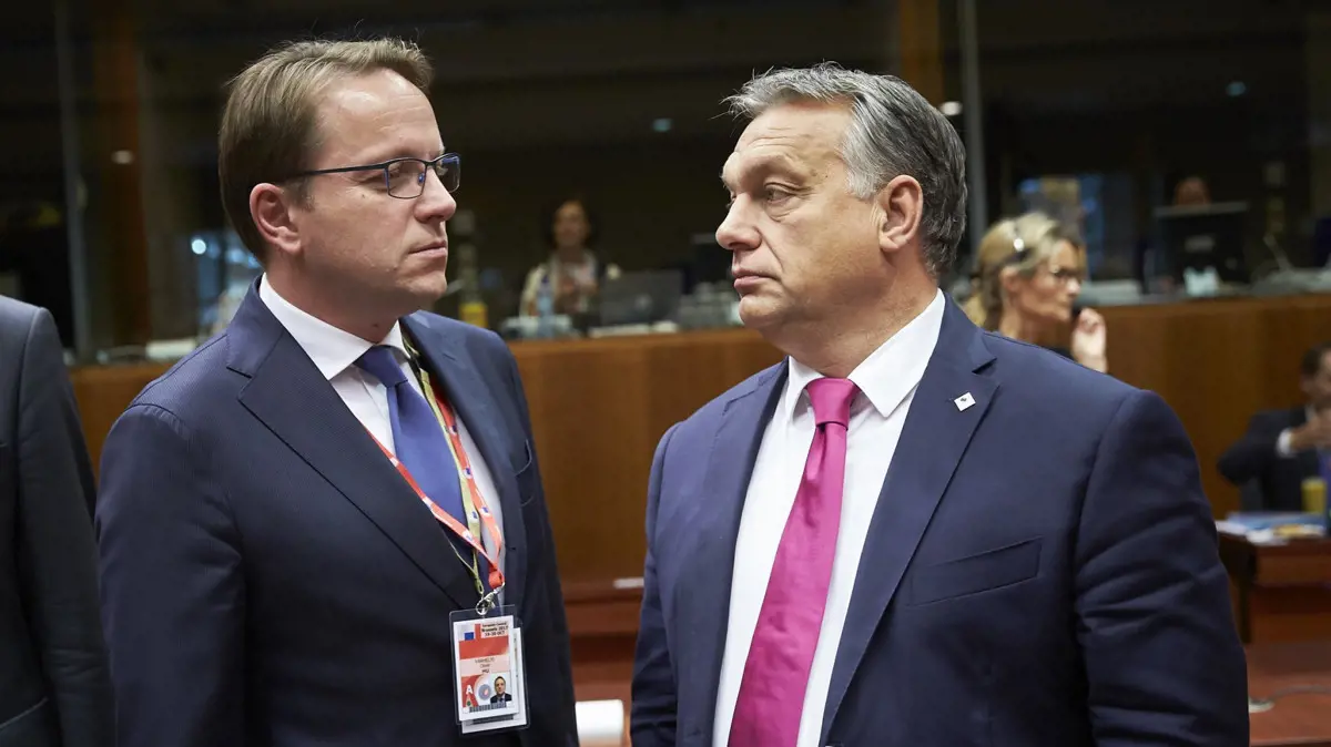 Várhelyinek ma meg kell tagadnia Orbánt, ha biztos akar lenni