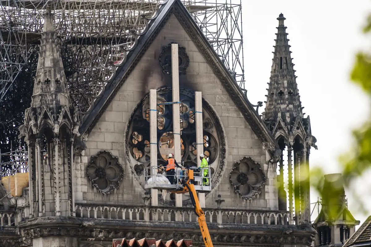 A felajánlott összeg 10 százaléka érkezett meg eddig a Notre-Dame helyreállítására
