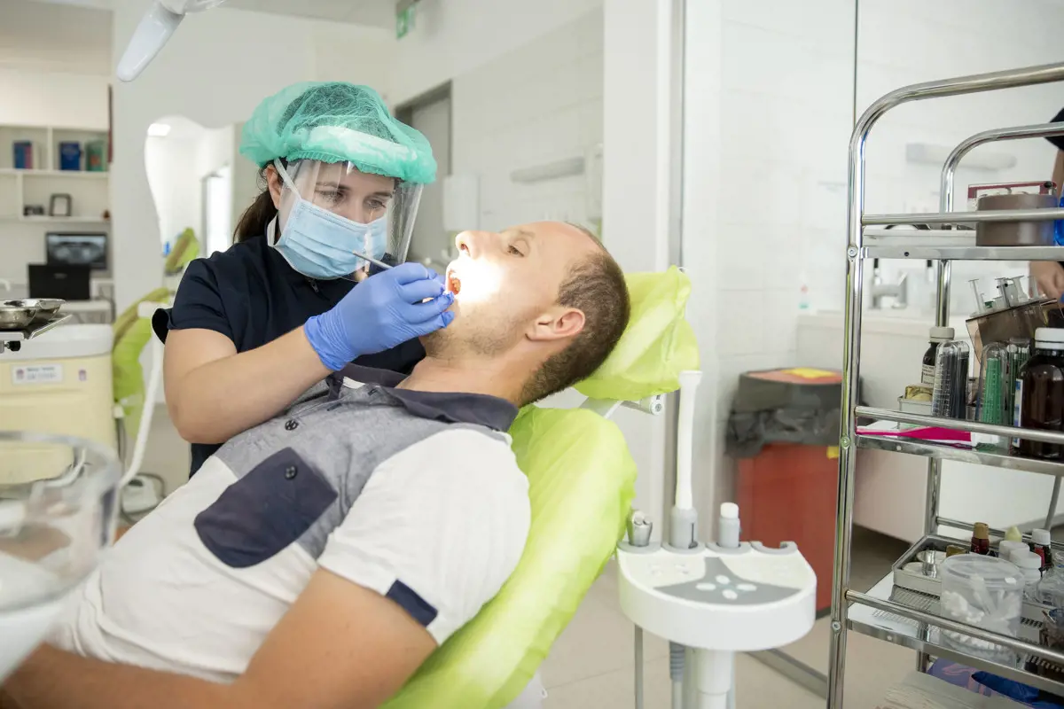 A fogorvosok finanszírozását is átalakítja a Belügyminisztérium