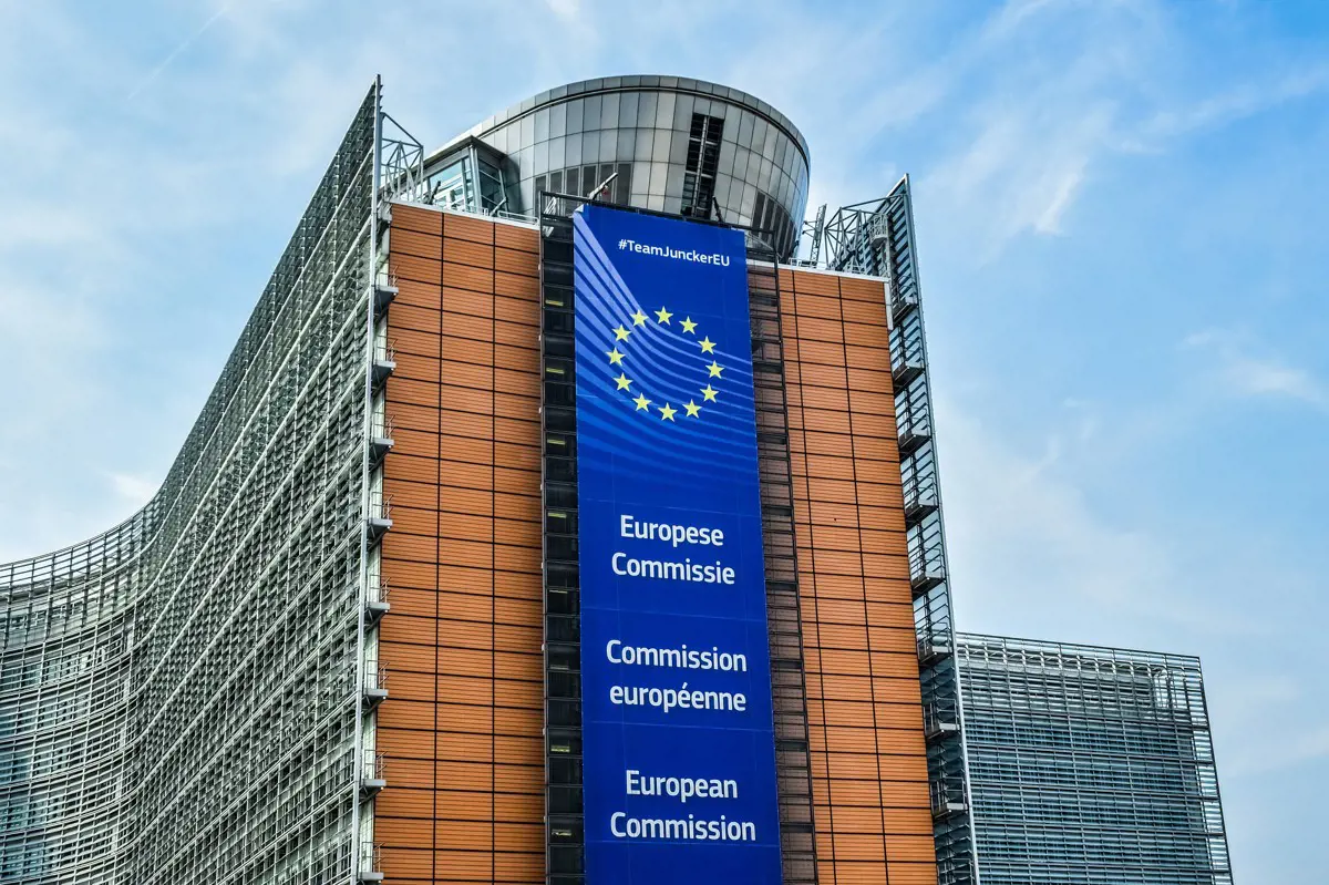 6200 milliárd forint értékben bocsátott ki kötvényt az Európai Bizottság