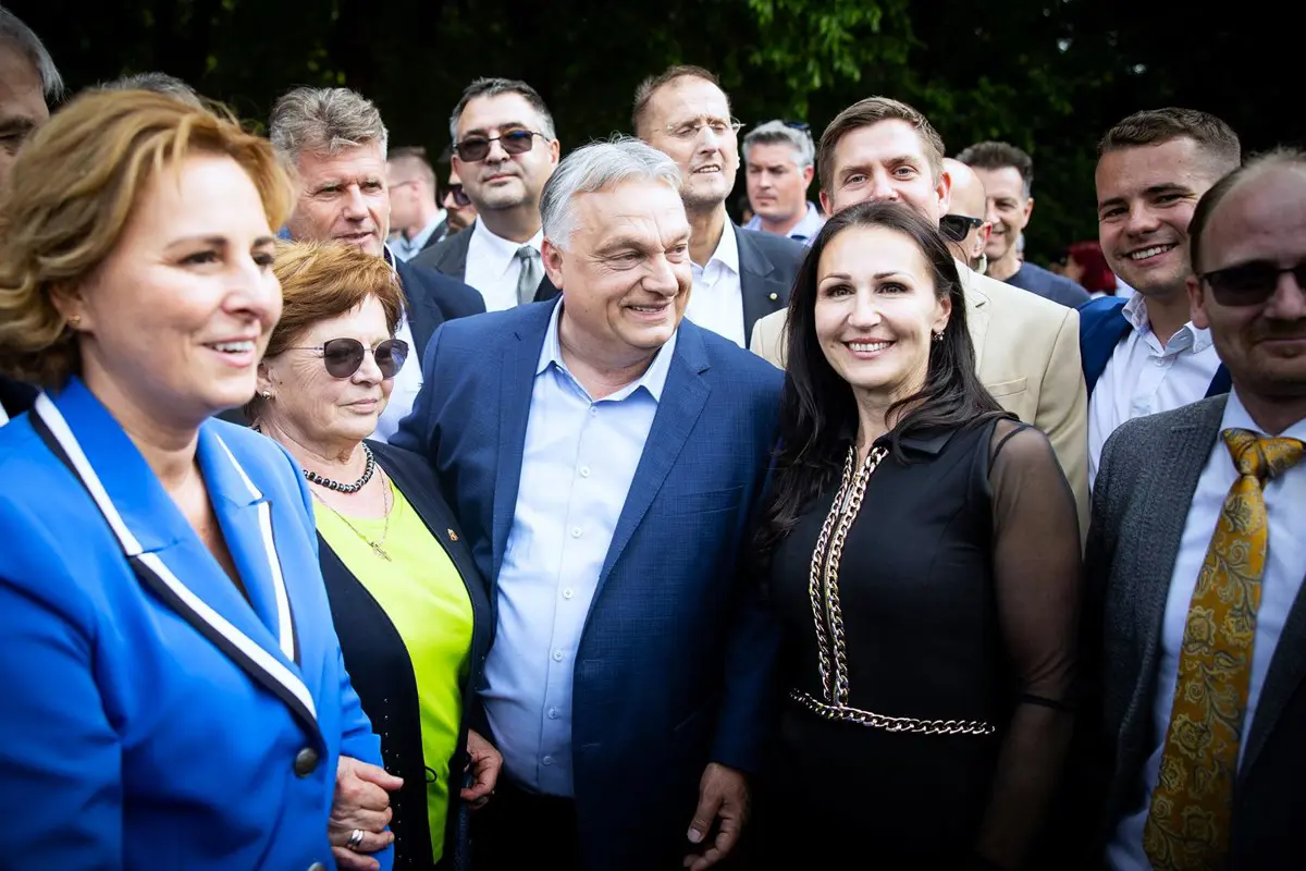 Krízisben a Fidesz: Orbán már csak a saját hívei megtartásáért kampányol