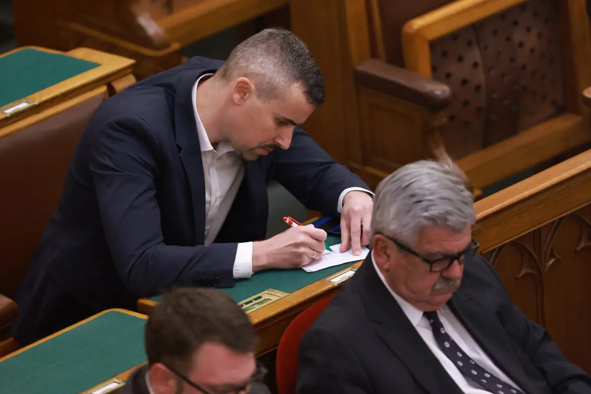 A voksturizmust segítő módosítás visszavonatását kéri Jakab Péter az EB elnökétől