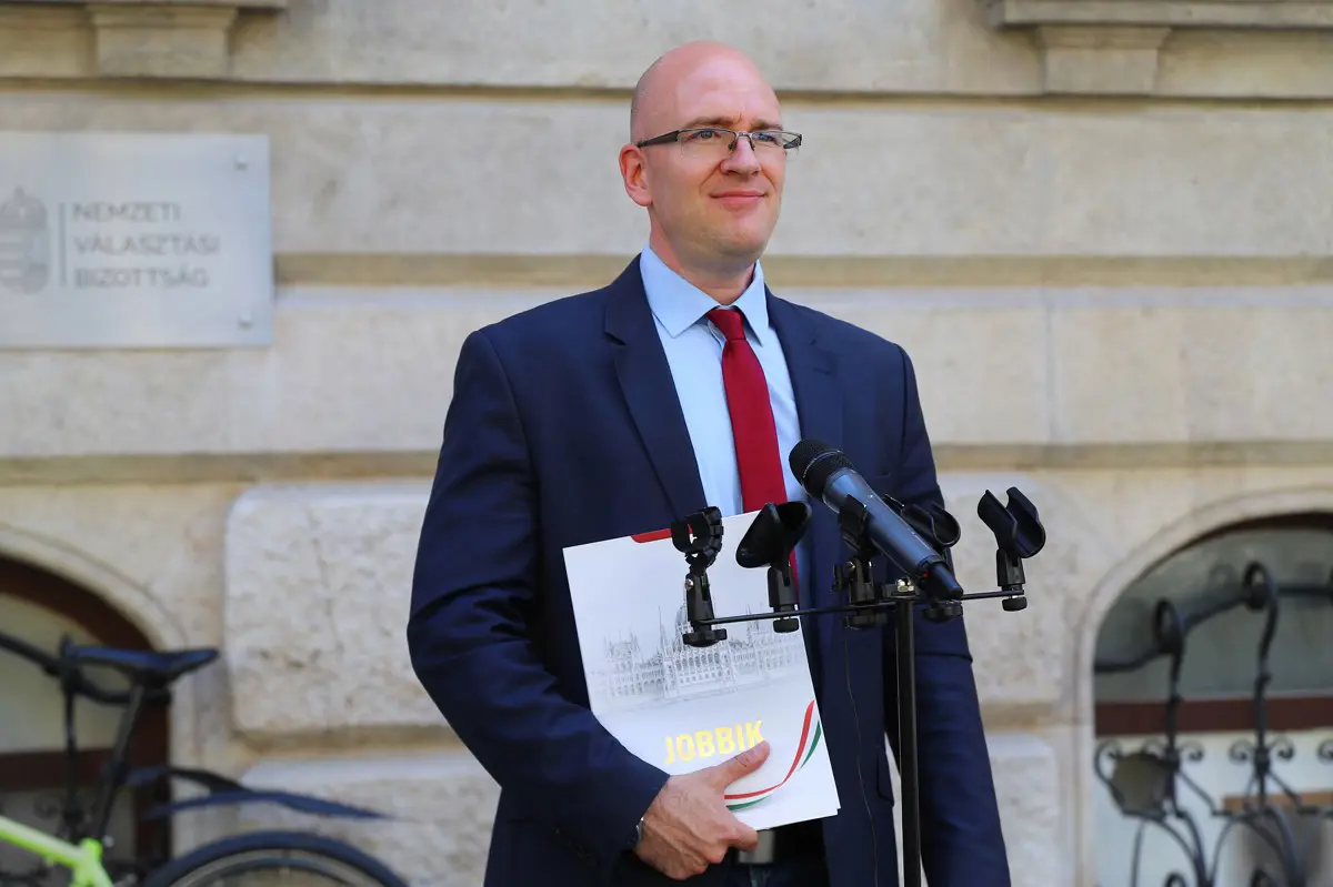 Z. Kárpát Dániel benyújtotta az első devizás népszavazási kezdeményezést