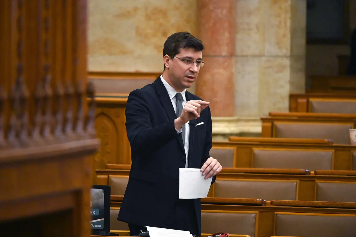 Lukács: a választók azért küldték a Jobbikot a parlamentbe, hogy a kormány ellenzéke legyen