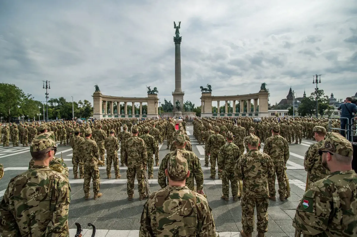 Koszovóba, Afganisztánba és Libanonba küldenek újabb 260 magyar katonát