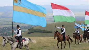 Adorján Béla: hiába árulták el az erdélyi magyarokat, ők megmutatták, mire képesek