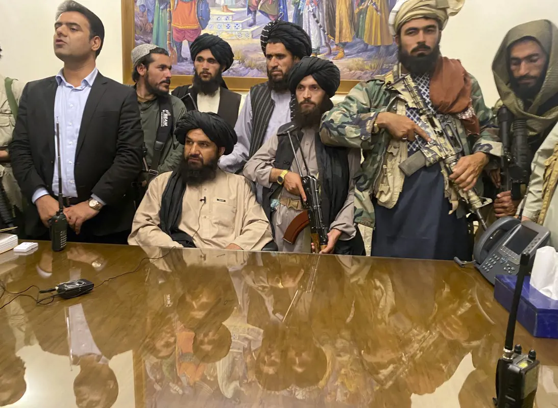 Szakállviseletre kötelezik a tálibok az afganisztáni kormányzati dolgozókat