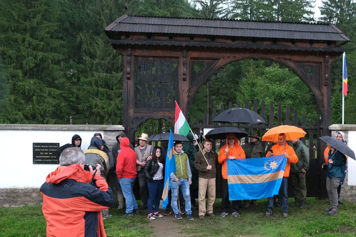 Bírsággal büntette a román csendőrség a magyar kiállást az úzvölgyi temetőben