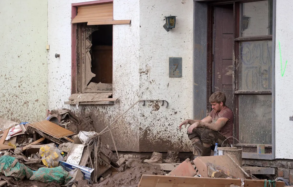 Keresik a felelősöket: házkutatásokat tartottak Németországban a tavalyi halálos áradások kapcsán