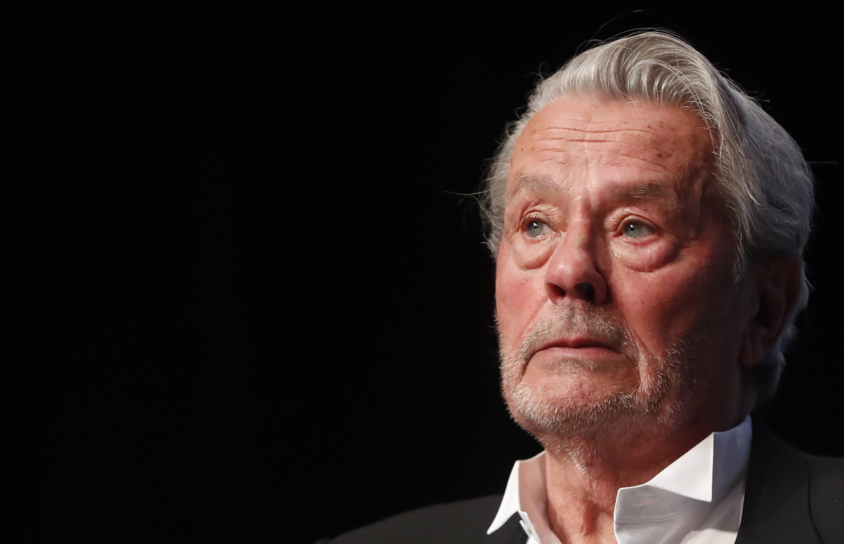 Elhunyt Alain Delon