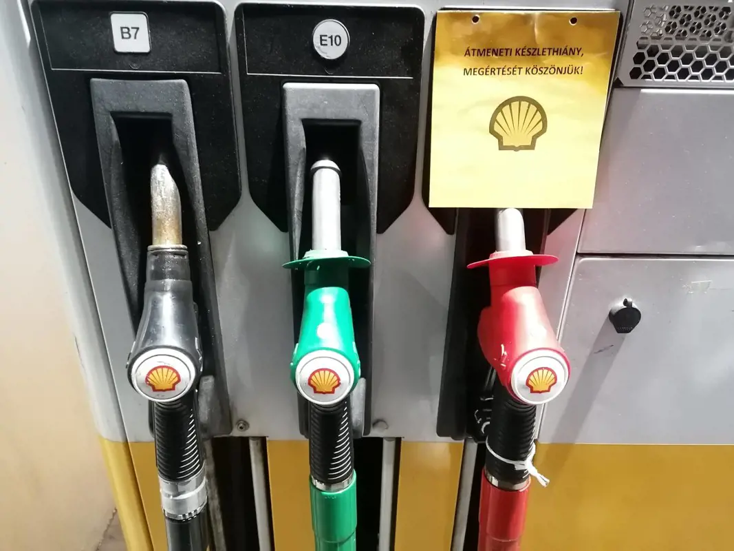 Két napja nem lehet benzinhez jutni a székesfehérvári Shell kutakon