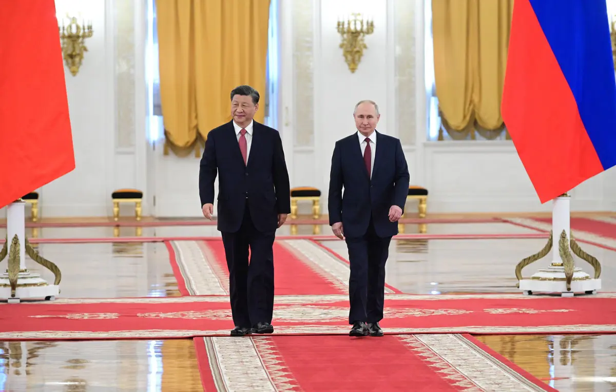 Megkezdődött a hivatalos orosz-kínai csúcs a Kremlben, nemzetközi és kétoldalú kérdéseket vitattak meg
