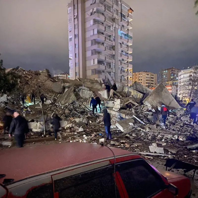 Erős földrengések rázták meg Törökországot és Szíriát, százak vesztették életüket