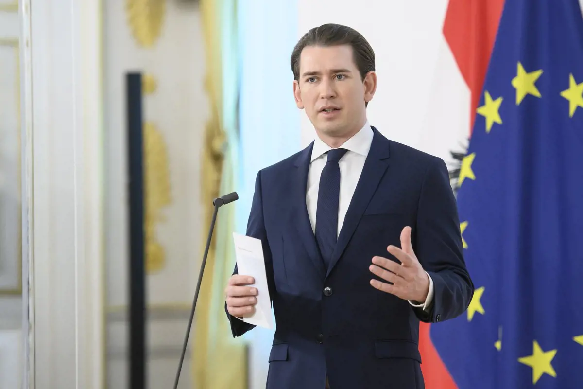 Az osztrák ellenzék csalódott: hiába mondott le Kurz, folytatja a kormányzást az eddigi koalíció
