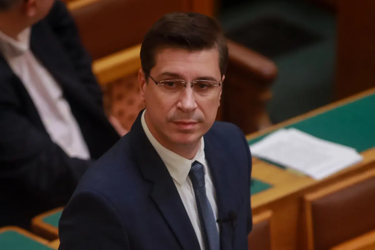 A Jobbik frakcióvezetője szerint népszavazást kellene kiírni „migránsmunkás-ügyben”
