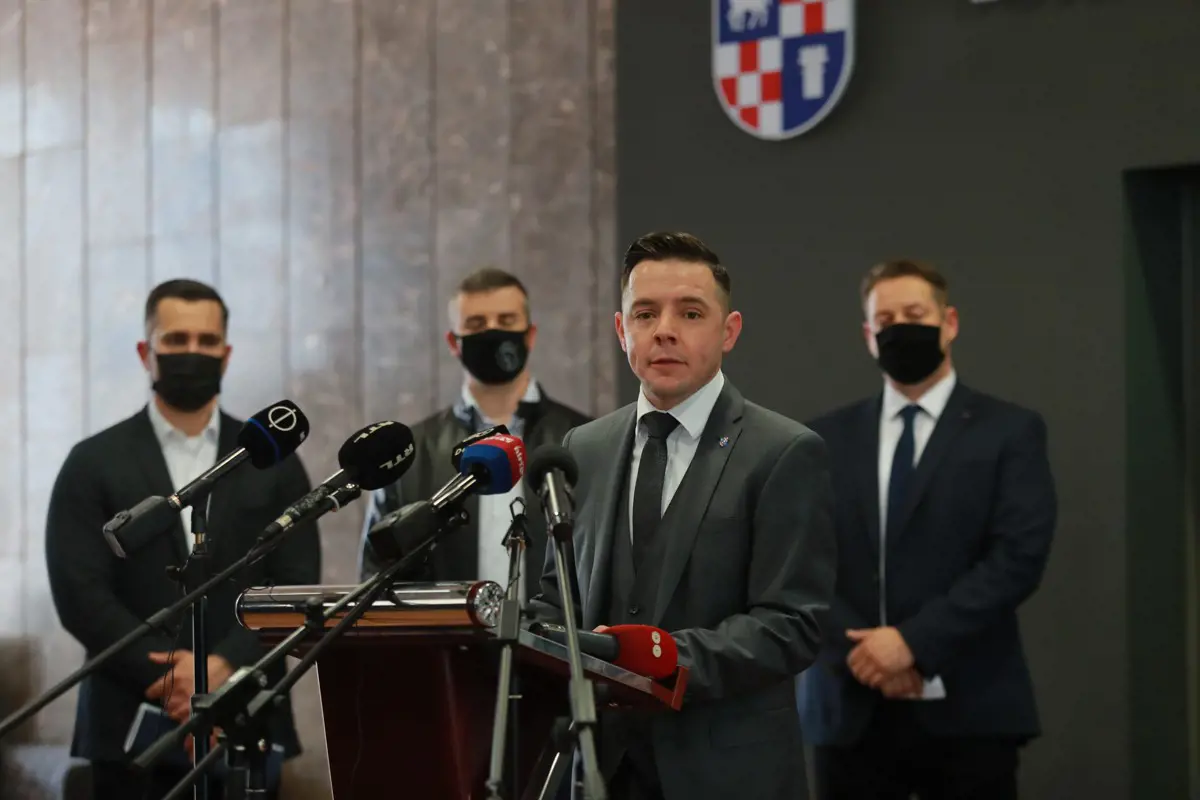 "Dunaújvárost kirabolták. Az elkövető pedig a Fidesz-kormány volt"
