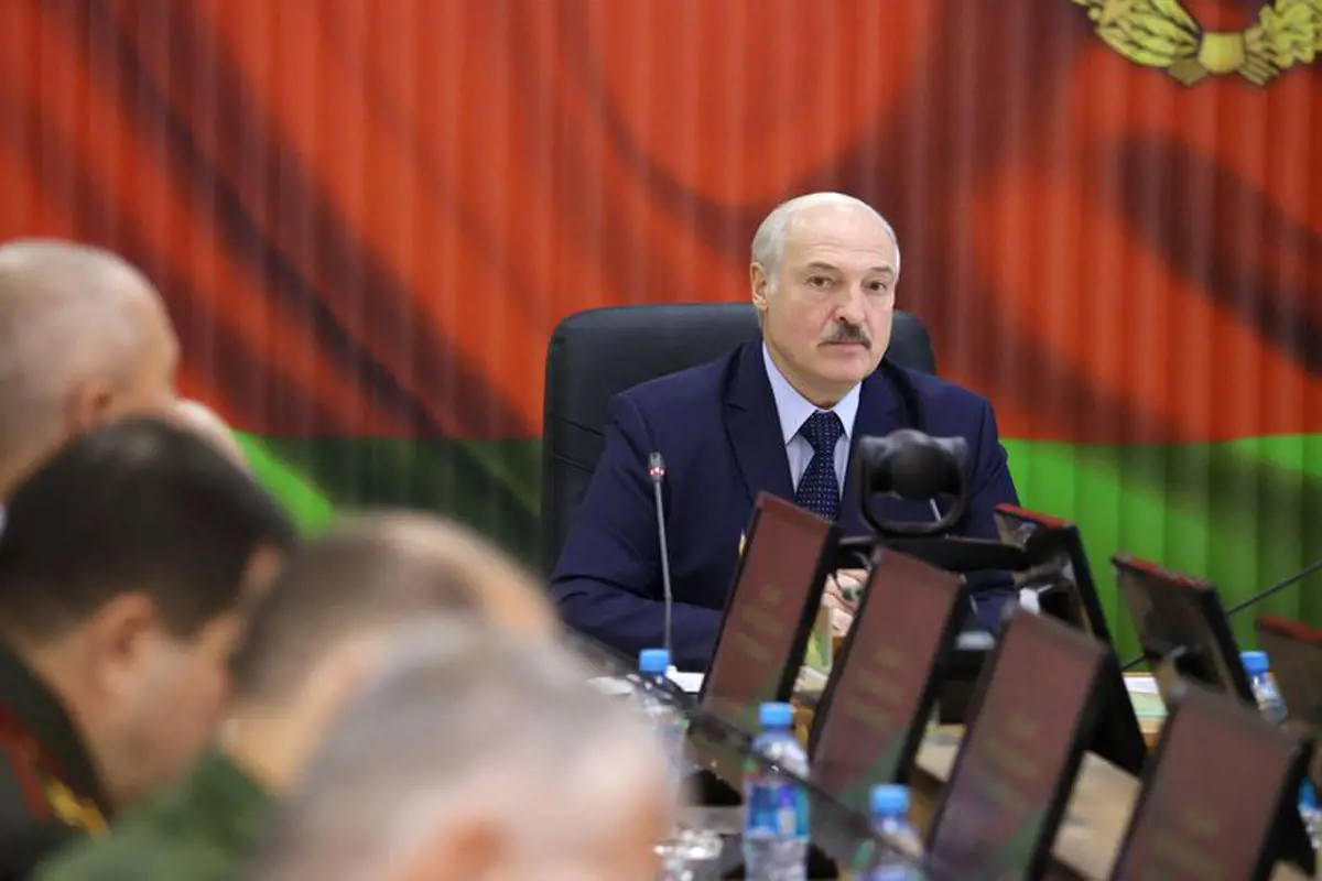 Lukasenkáék katonákat vezényeltek a nyugati határhoz