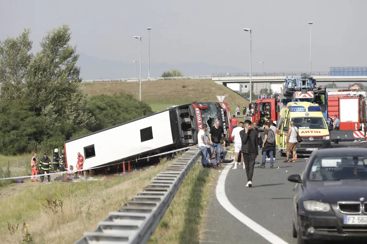 Súlyos buszbaleset Horvátországban: tízen meghaltak, harmincan megsérültek