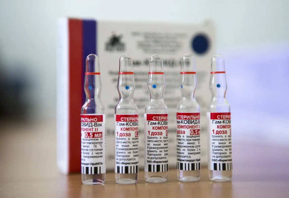 Szlovákia a vásárolt 200 ezer orosz vakcinájából 160 ezren túlad és eladományoz