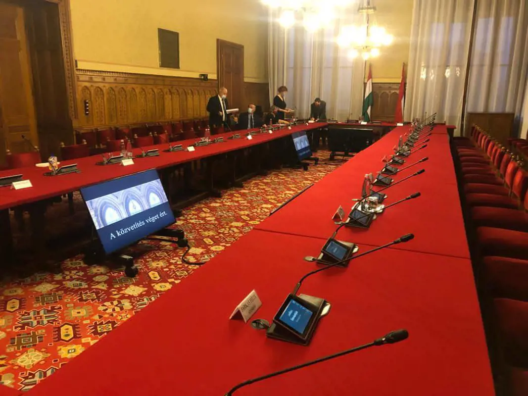 Fidesz-féle kormányzás: távolmaradásukkal bojkottálták a Népjóléti bizottság ülését