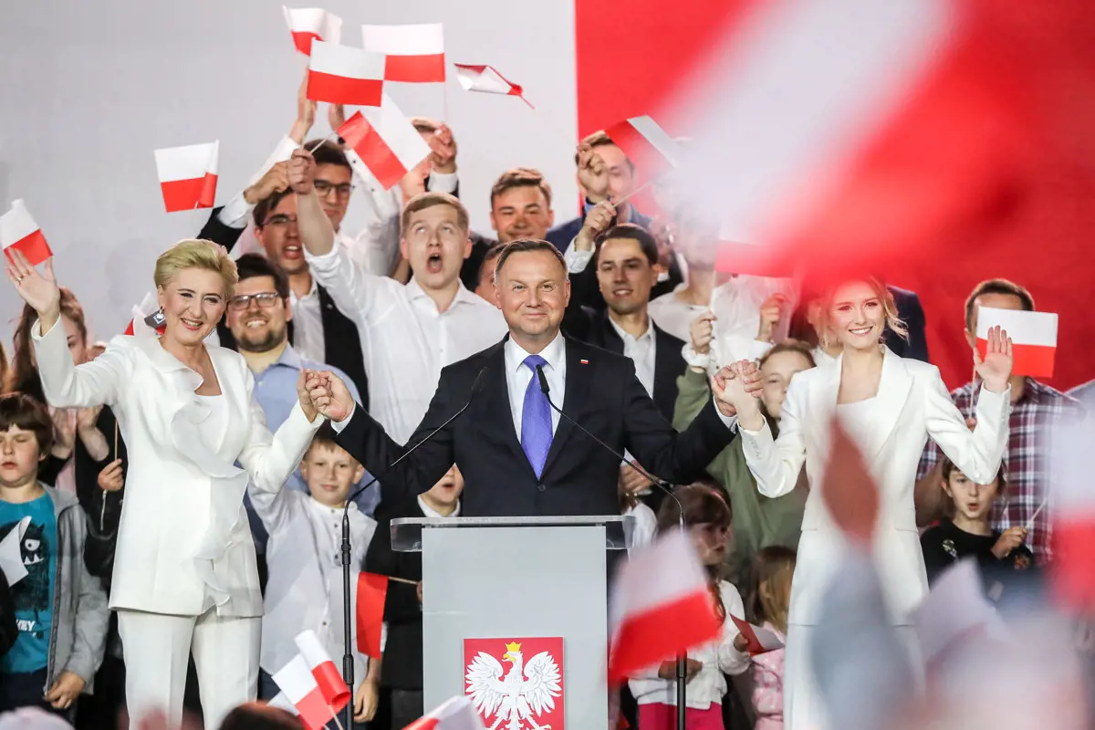 Duda marad a lengyel elnök
