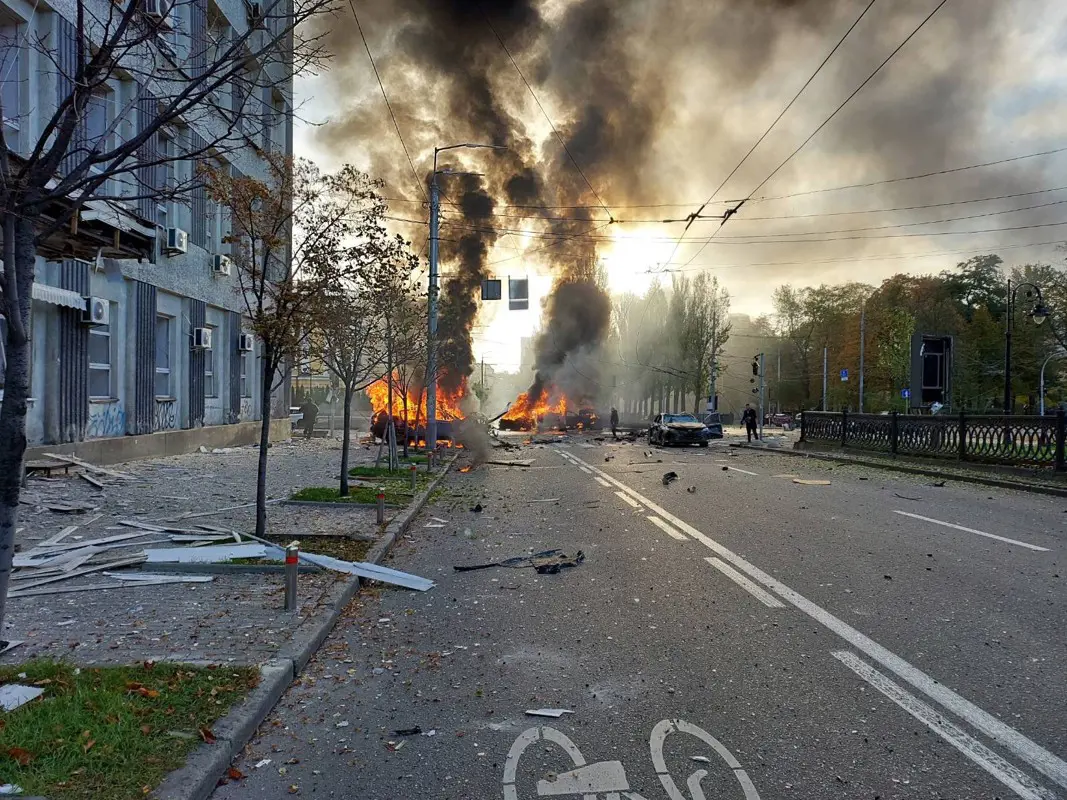 Erőteljes robbanások rázták meg Kijev központját