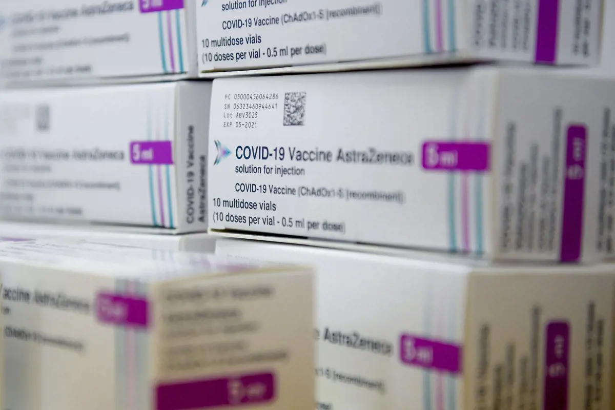 A német egészségügyi miniszter szerint bénáznak, ezért megmaradnak a vakcináik