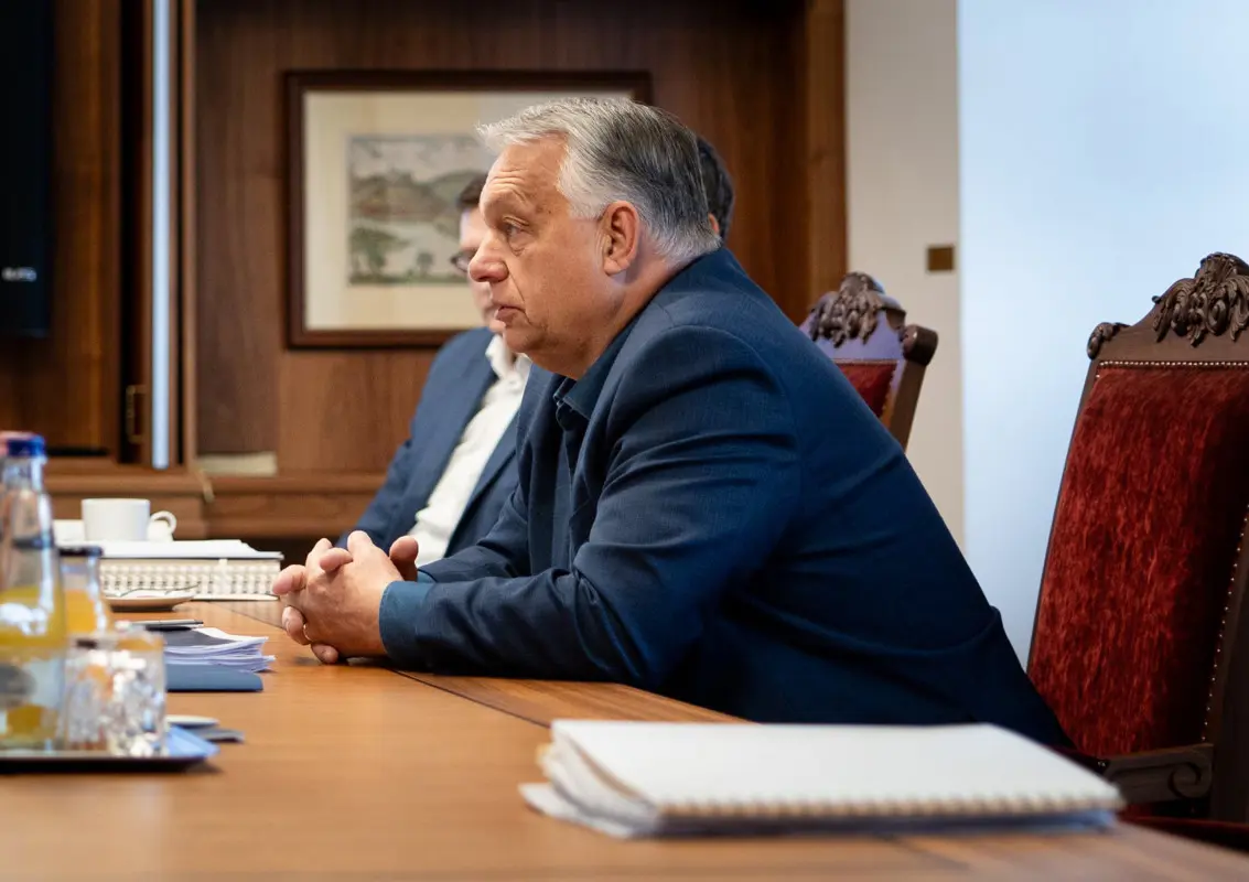 Orbán Viktor összerántotta csapatát, hogy utána bejelentse a SEMMIT