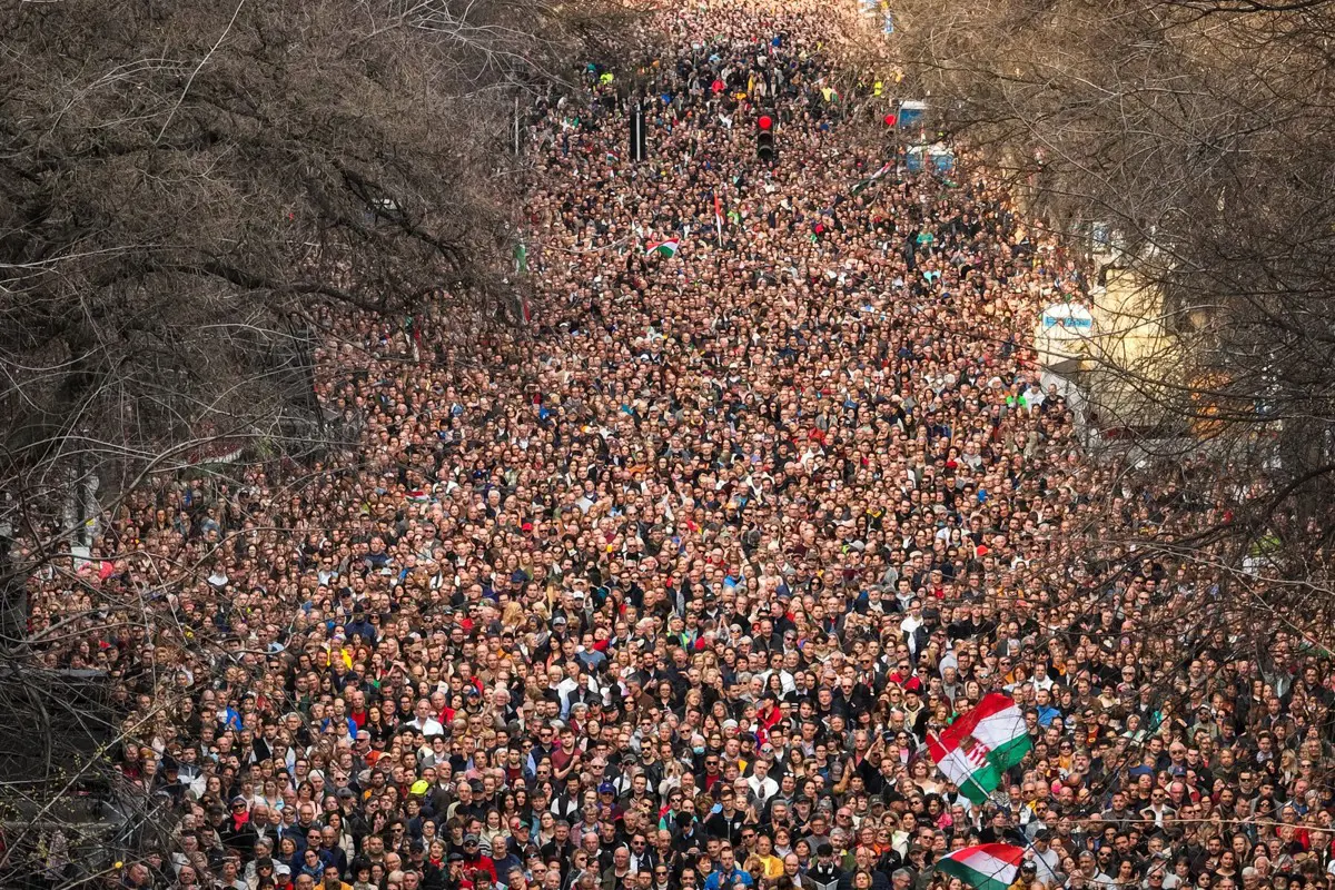 Nemzeti menetet hirdetett szombatra Magyar Péter, a kormány lemondatása a cél