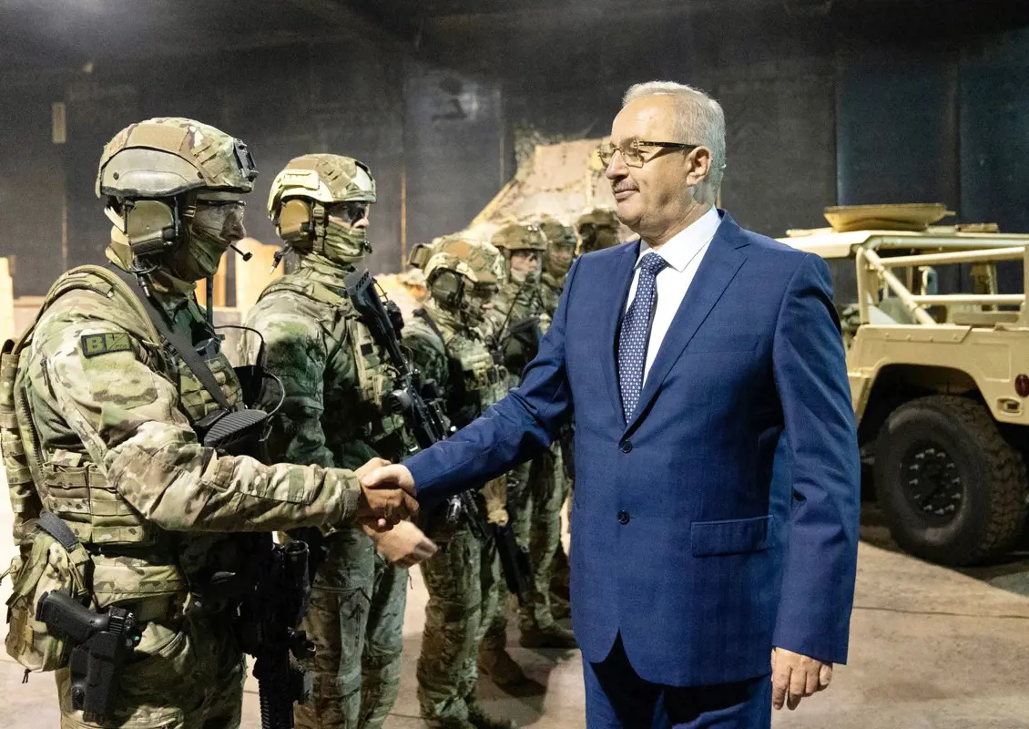 Lemondott a béketárgyalásokat sürgető román védelmi miniszter