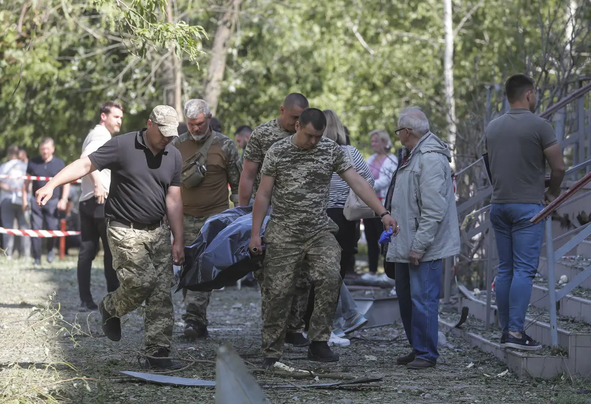 Ukrajnai háború: Átfogó orosz légitámadás érte Kijevet és más városokat