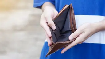 Nem fogja elhinni, mekkora összeget vettek el Öntől is az államadósság törlesztésére