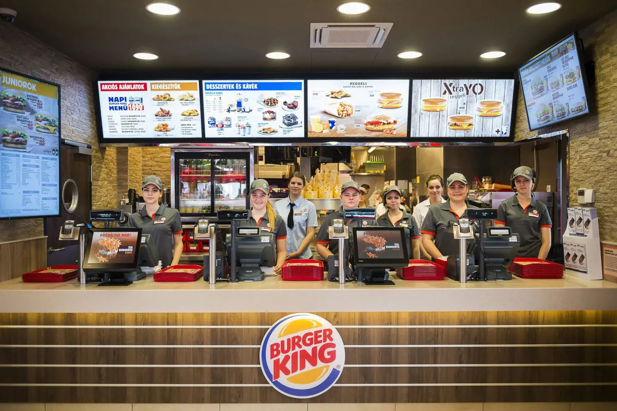 A Gazdasági Versenyhivatal eljárást indított a Burger King, a KFC és több sörgyár ellen