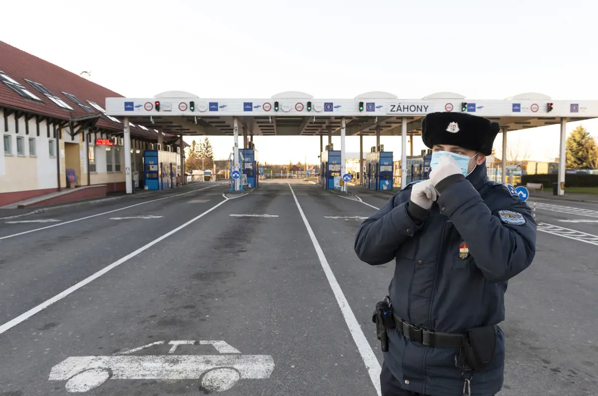 Ukrajna teljesen lezárja határait