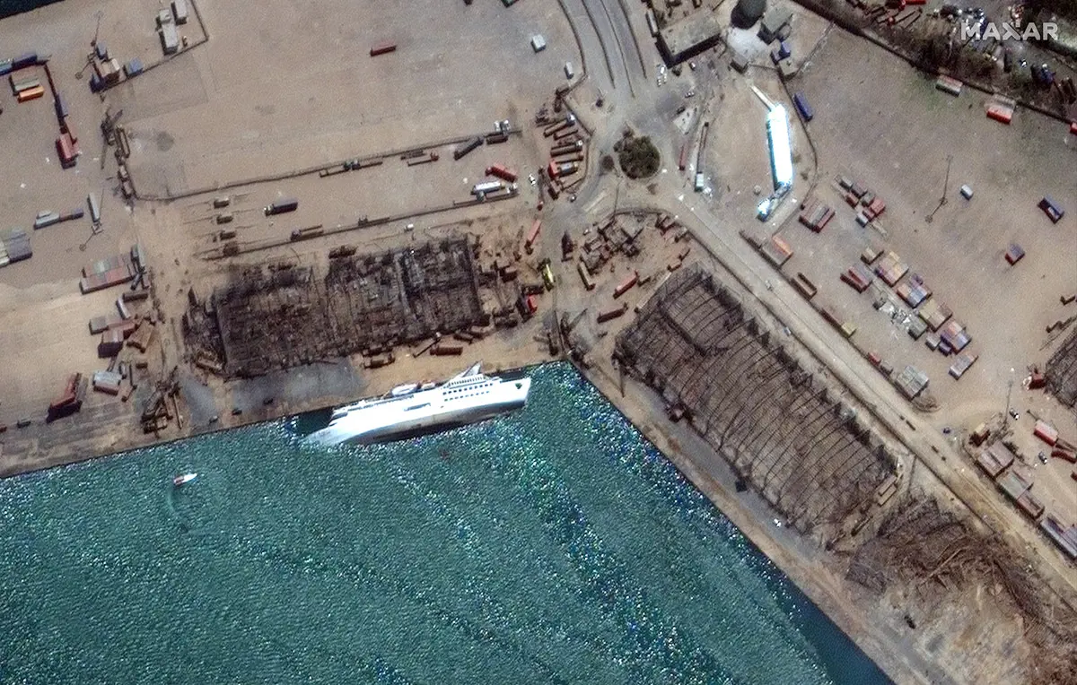 Bejrúti robbanás: elsüllyedt egy 121 méter hosszú óceánjáró is